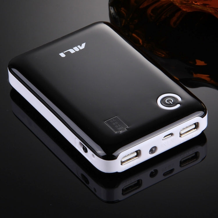 4節18650電池盒 塑料材質 帶雙USB接口輸出/散熱孔 不包含電池