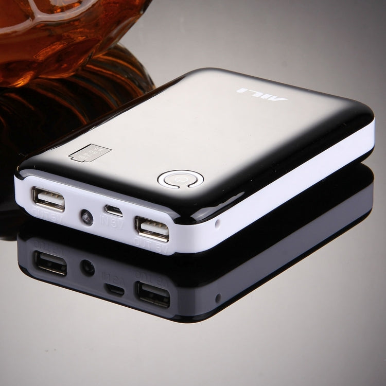 4節18650電池盒 塑料材質 帶雙USB接口輸出/散熱孔 不包含電池