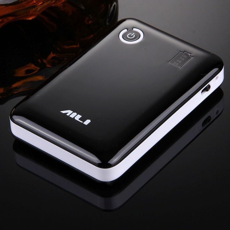 4節18650電池盒 塑料材質 帶雙USB接口輸出/散熱孔 不包含電池