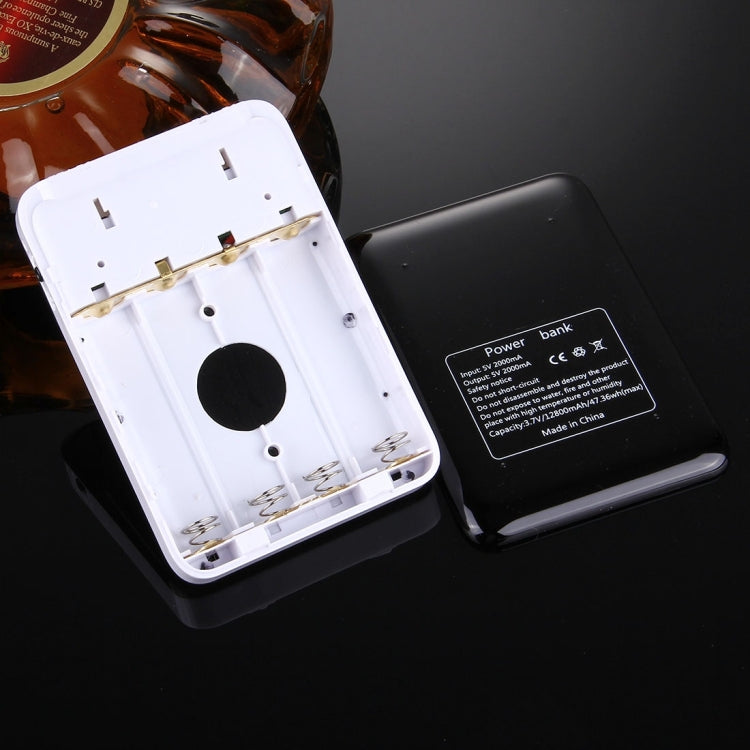 4節18650電池盒 塑料材質 帶雙USB接口輸出/散熱孔 不包含電池