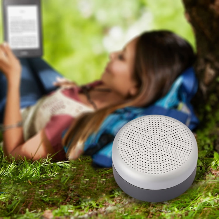 M227 多功能插卡藍牙音箱，支持免提通話&TF卡&AUX音頻功能