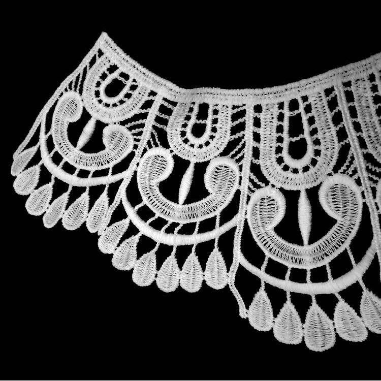 牛奶絲蕾絲刺繡衣領立體鏤空假領子 DIY服裝輔料，尺寸：32 x 32cm